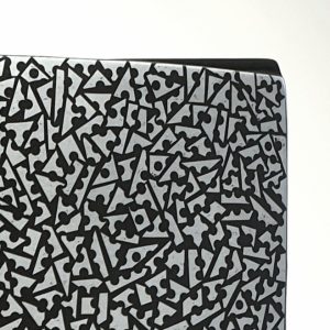 Negra con fragmentos